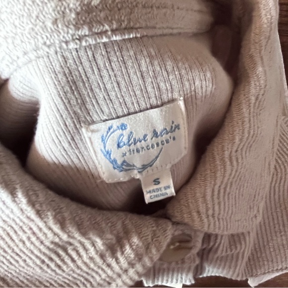 Francesca’s blue rain Cream size small cropped button up shirt/jacket - Picture 4 of 5